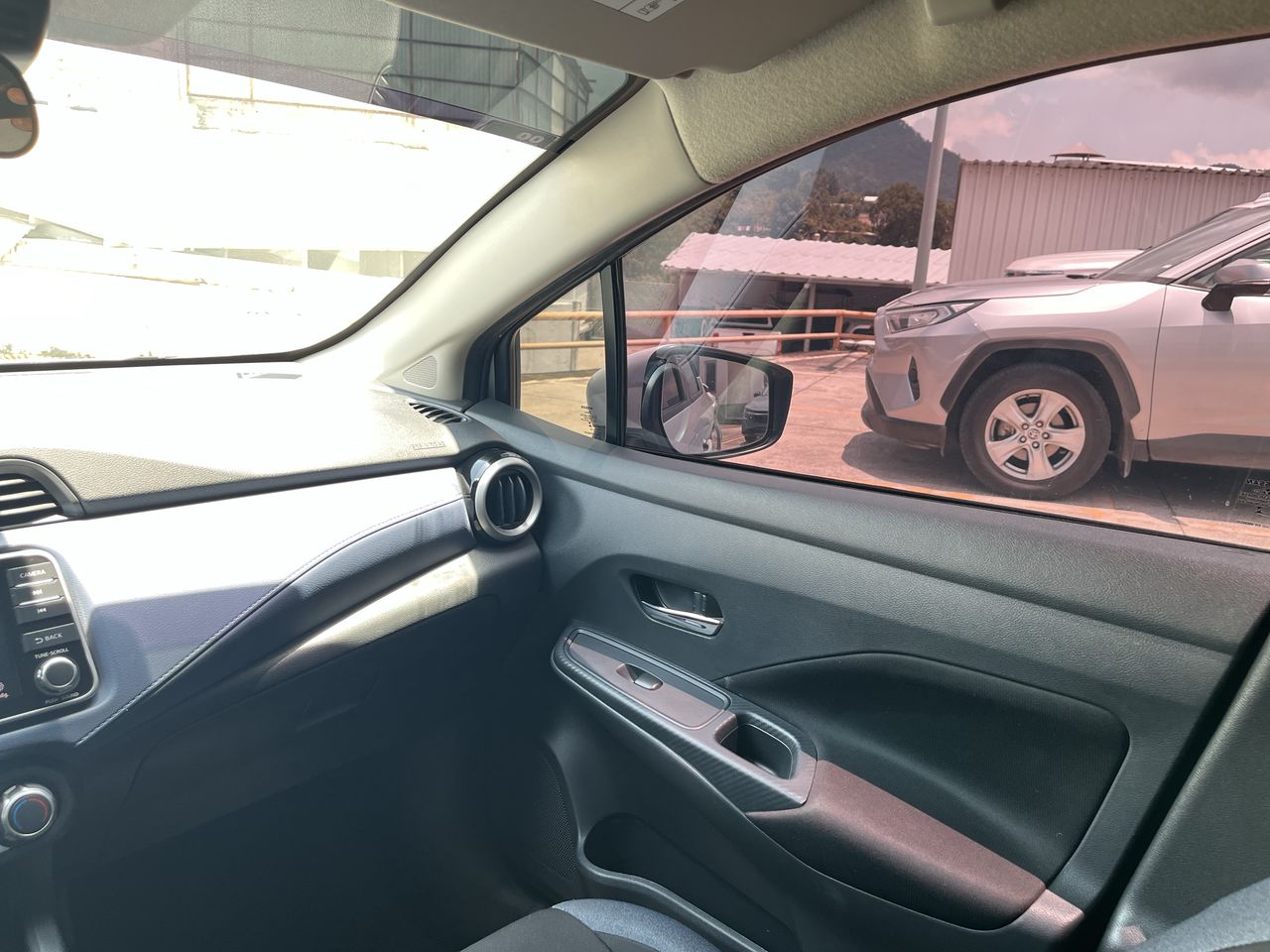 2023 Nissan VERSA ADVANCE MT 23