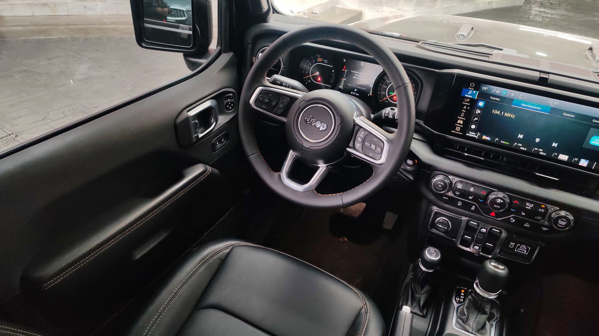 2025 Jeep WRANGLER UNLIMITED SAHARA PHEV TURBO 4XE