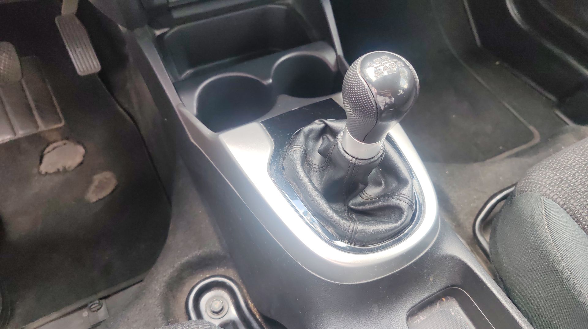 2015 Honda FIT 1.5 COOL MT