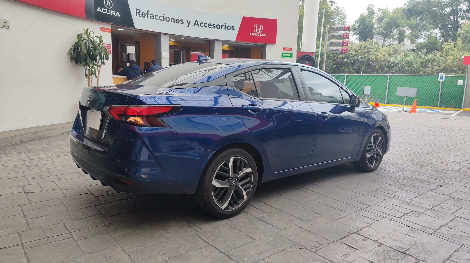 2023 Nissan VERSA EXCLUSIVE CVT 23