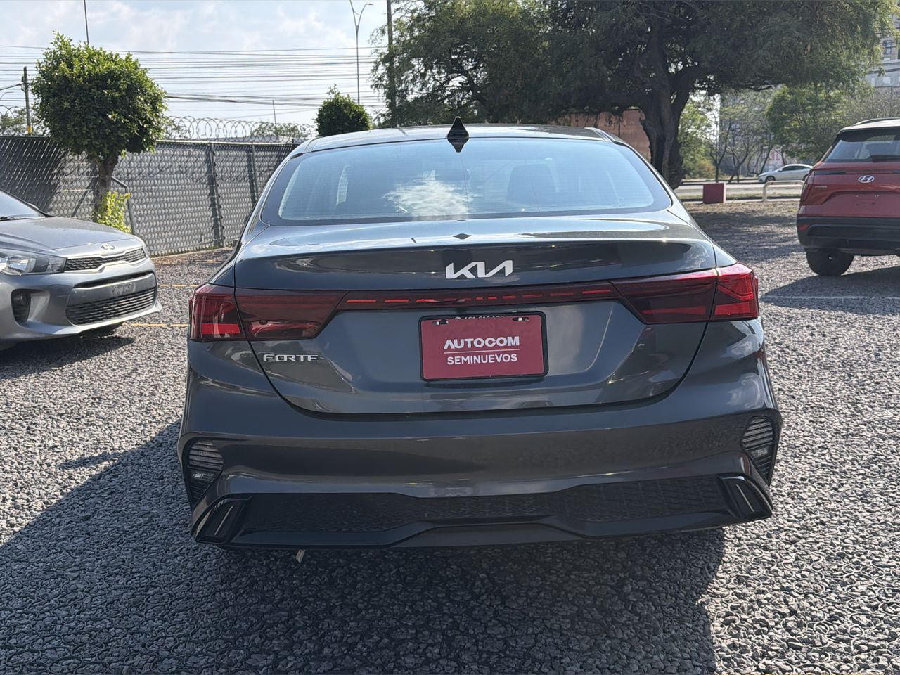 2023 Kia FORTE LX IVT