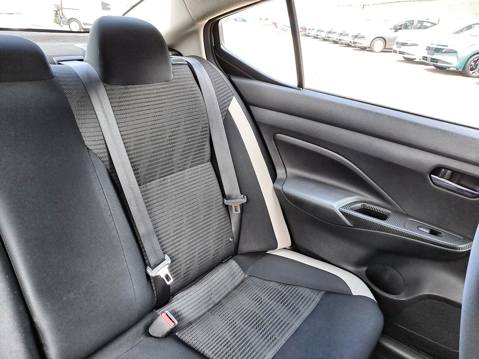 2022 Nissan VERSA ADVANCE MT 22