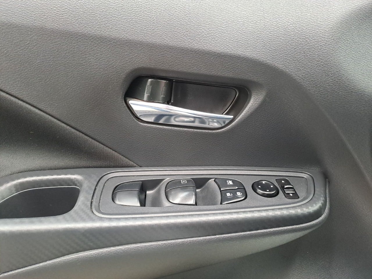 2025 Nissan VERSA ADVANCE CVT 25