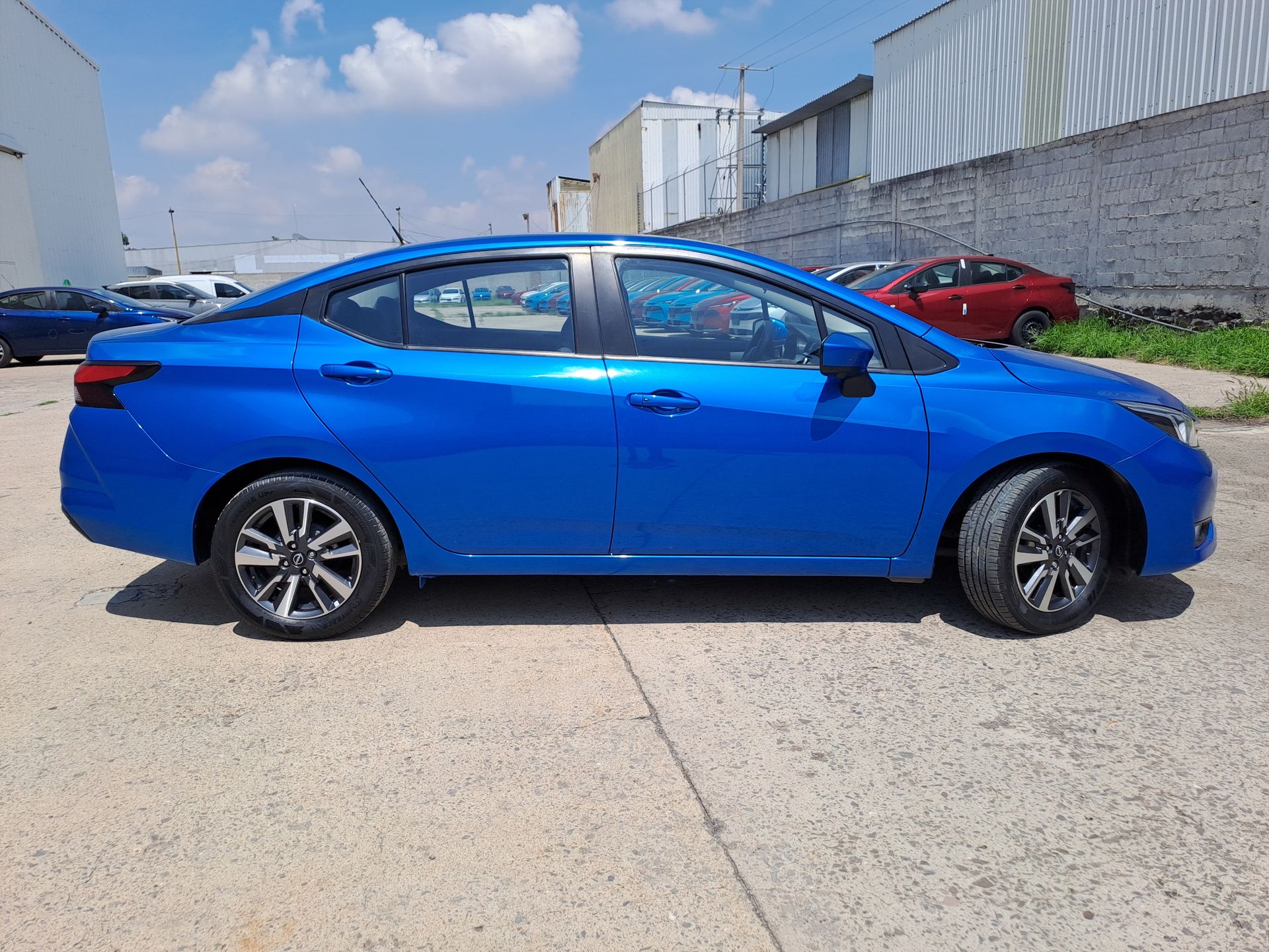 2023 Nissan VERSA ADVANCE CVT 23