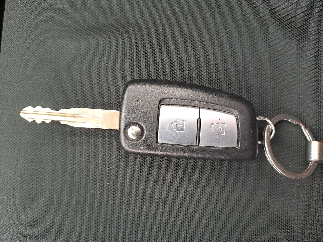 2022 Nissan FRONTIER LE TA 22