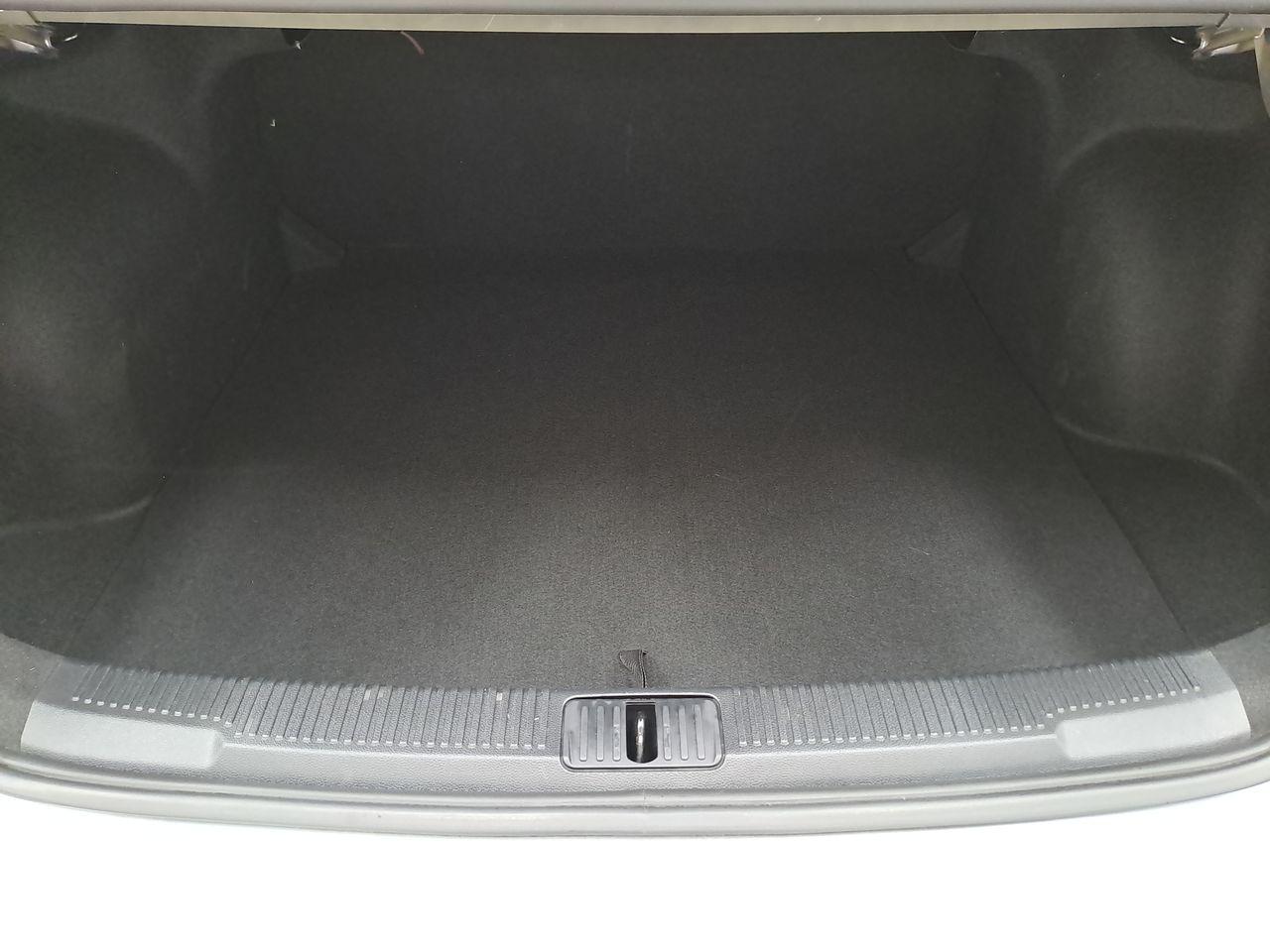 2025 MG MG 5 1.5L DEL ELEGANCE AT