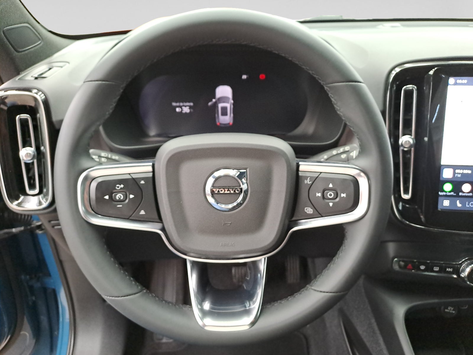 2024 Volvo XC40 RECHARGE PLUS PURE ELECTRIC