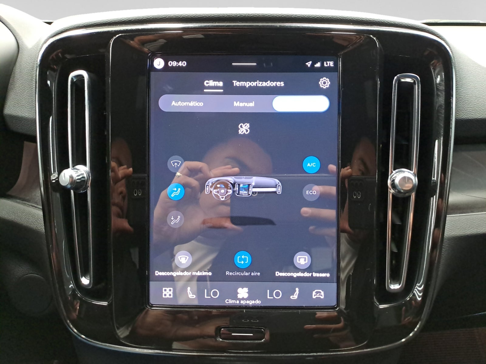 2024 Volvo XC40 RECHARGE PLUS PURE ELECTRIC