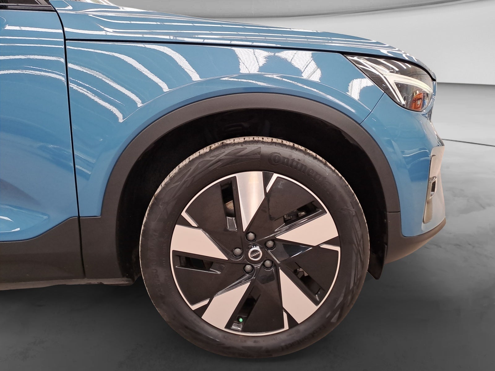 2024 Volvo XC40 RECHARGE PLUS PURE ELECTRIC
