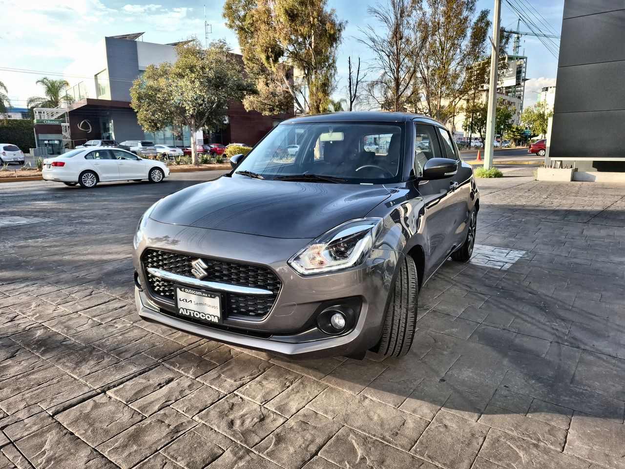 2023 SUZUKI SWIFT GLX CVT